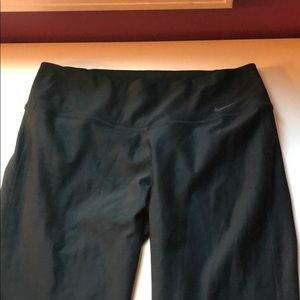 Black Nike leggings